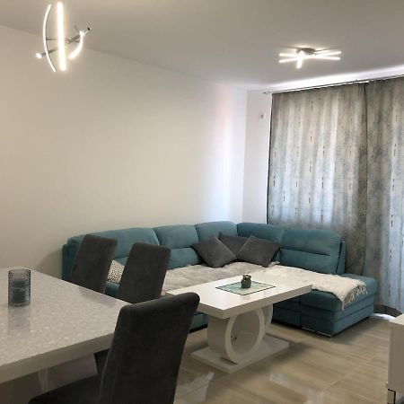 Apartman Sims Bijeljina Eksteriør billede