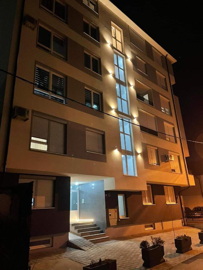 Apartman Sims Bijeljina Eksteriør billede